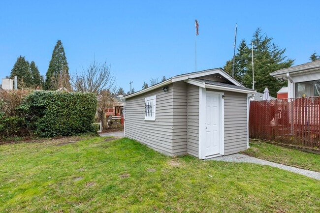 Building Photo - 3bd/1.75ba Seattle Home