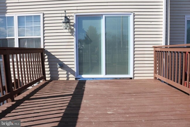 Building Photo - 14 Starboard Ct