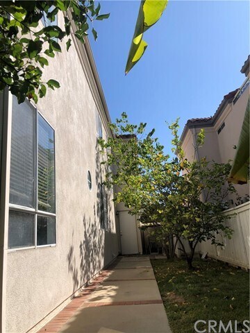 Building Photo - 15 Monaco