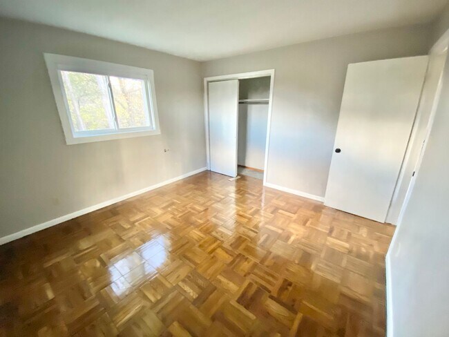 Building Photo - 125 Station Rd