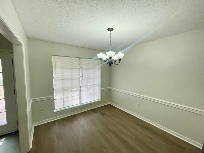 Building Photo - 176 Bellegrove Cir