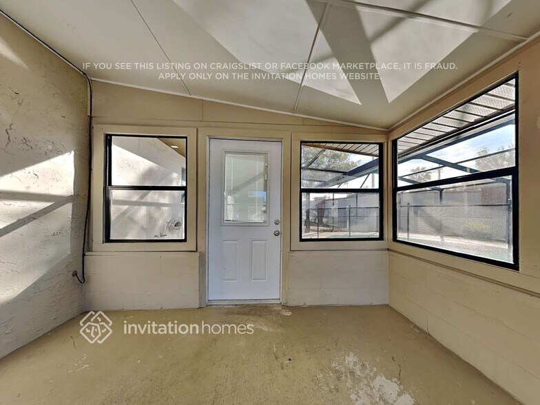 Building Photo - 102 Valley Cir