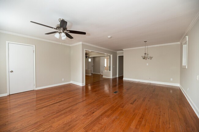 Building Photo - 519 Harolds Dr NW