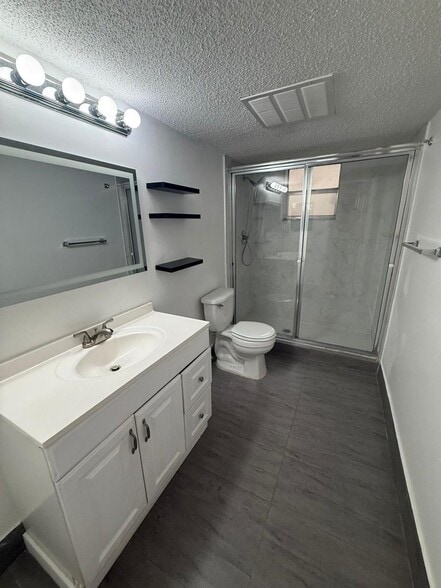 Building Photo - 404 NW 68th Ave