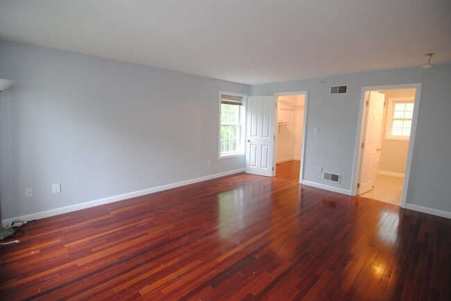 Building Photo - 75 Overlook Cir