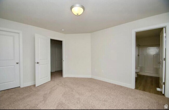 Building Photo - 855 W 600 S