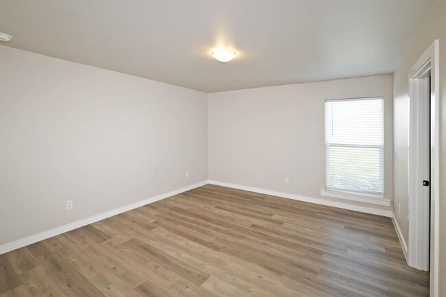 Building Photo - 5009 Stoney Fork St