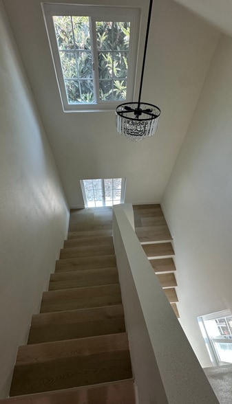 Building Photo - 2721 W Olive Ave