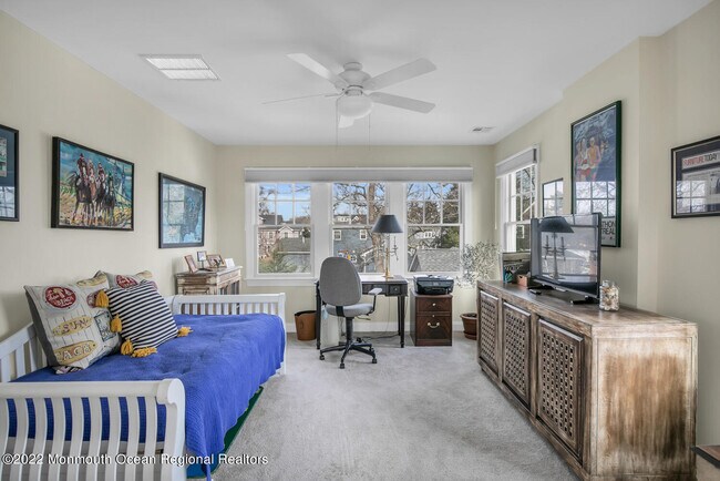 Building Photo - 812 Claridge Dr