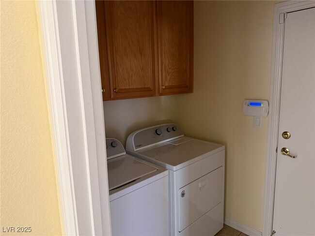 Building Photo - 7163 Adobe Falls Ct