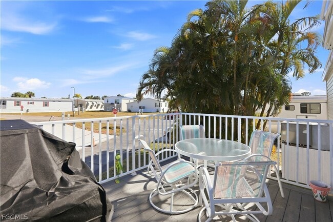 Building Photo - 158 Nanaimo Trail