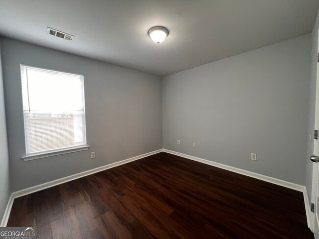 Building Photo - 63 Camden Way