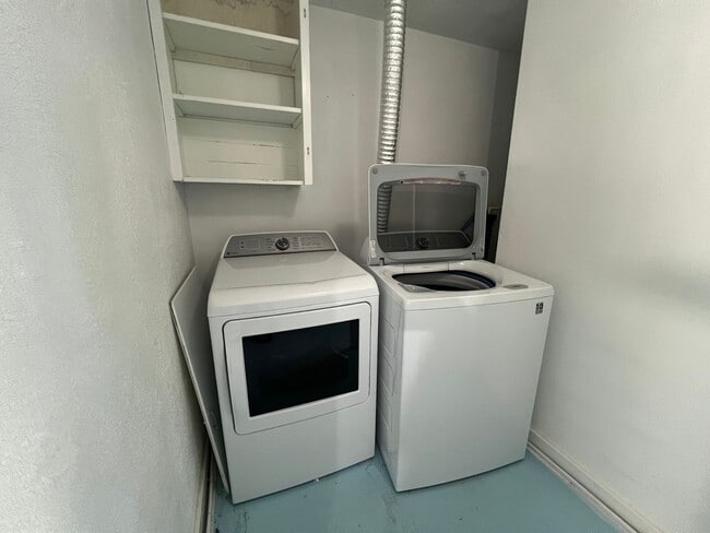 Building Photo - Three Bedroom in the Heart of Bremerton. P...