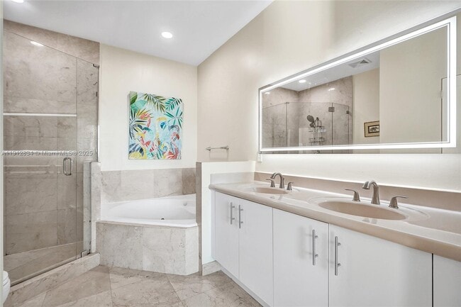 Building Photo - 7910 Harbor Island Dr