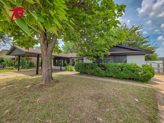 Building Photo - Charming 4-Bedroom Home with Spacious Yard