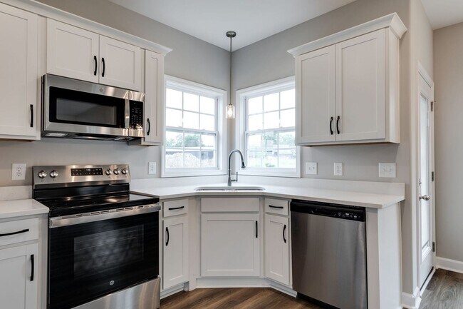 Building Photo - 4 Bedroom Dog Friendly Home For Rent Near Guthrie!