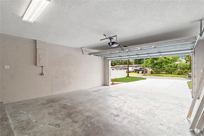 Building Photo - 7021 Blossom Ave