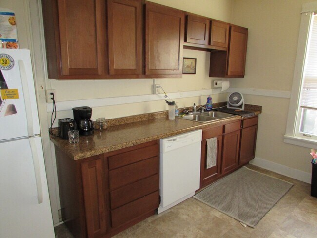 Building Photo - 1201 Williamson St