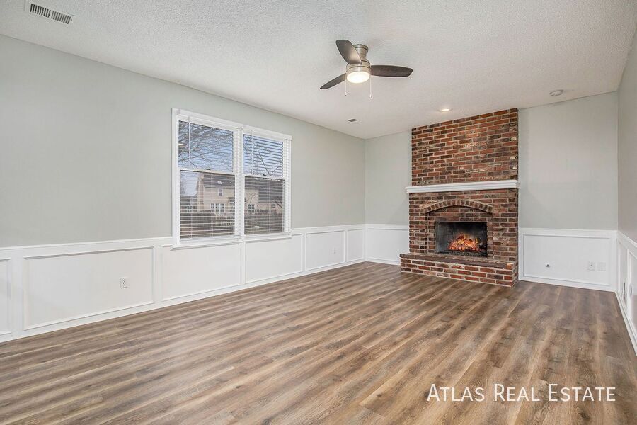 Building Photo - 5711 W 157th Terrace
