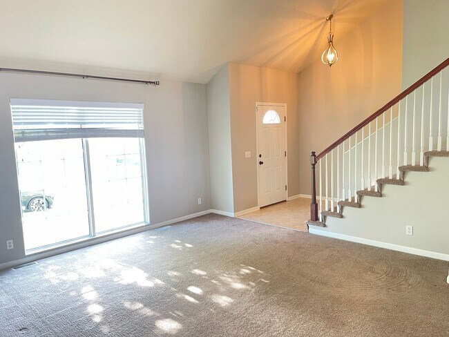 Building Photo - Comfortable 3-Bedroom Home in Desirable Millard West Area - $2,095