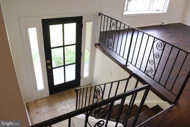 Building Photo - 64 Bogle Dr