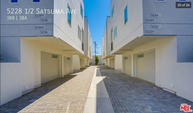 Building Photo - 5228 Satsuma Ave