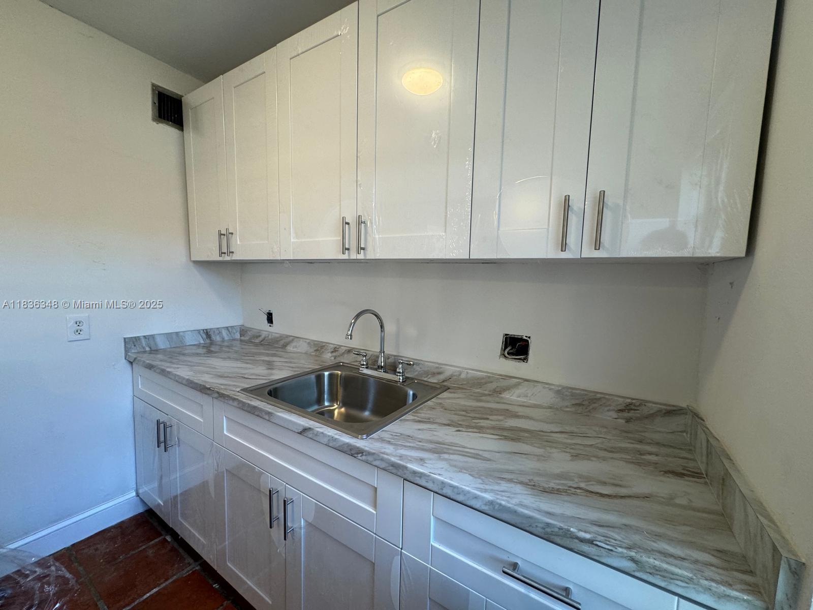 Building Photo - 1421 SW 37th Ave