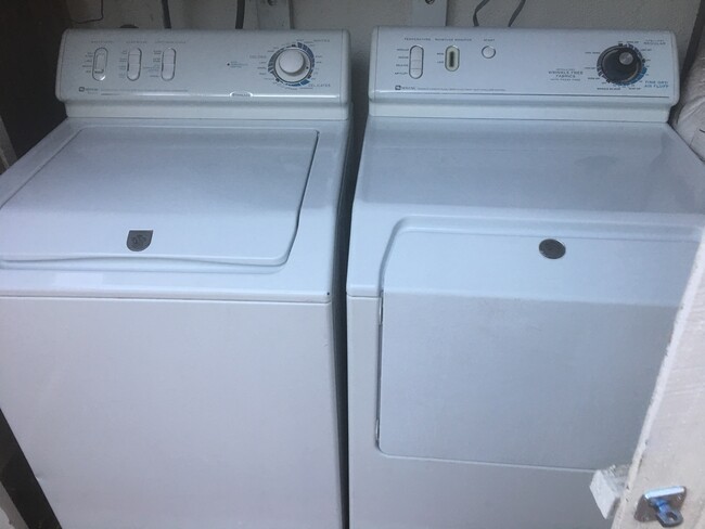 warranty washer and dryer included - 4950 Chimineas Ave