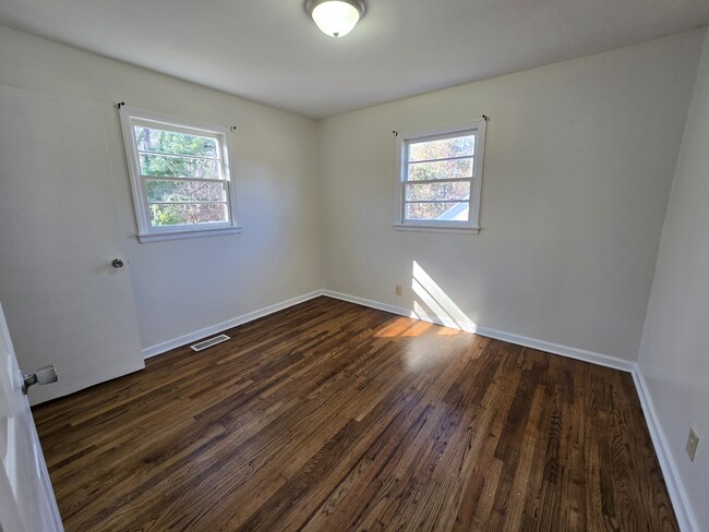 Building Photo - 514 Homeland Ave