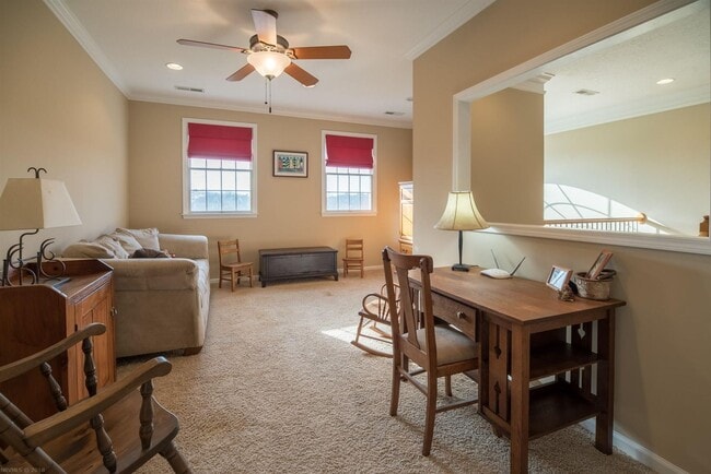 Building Photo - Charming Wyatt Farms Home with Stunning Vi...
