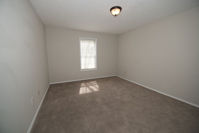 Building Photo - Renovated 2/1 Condo in Sandy Springs w/ Po...