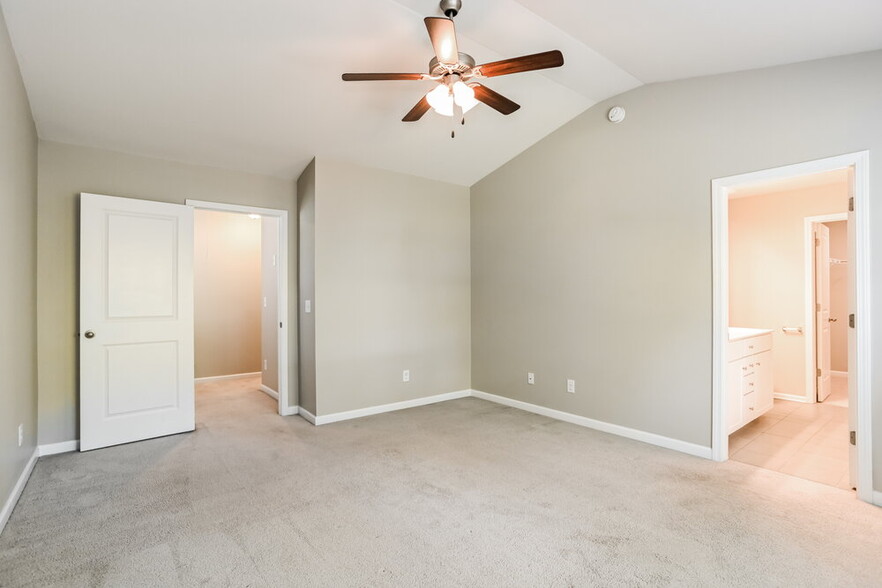Building Photo - 2104 Mingus Cabin Ln