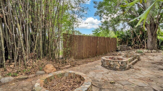 Building Photo - 7634 Fox Hollow Dr