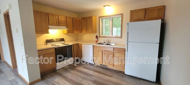 Building Photo - 160 Balcerzak Dr