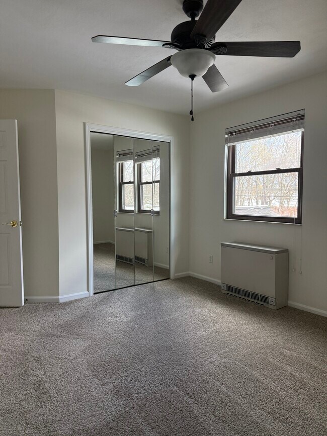 Building Photo - 507 Glendale Dr