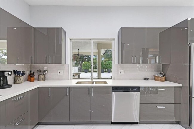 Building Photo - 10630 El Caballo Ct