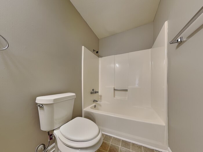 Building Photo - 308 Rebecca Ct