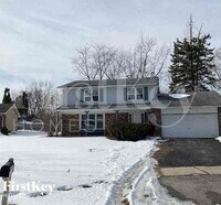 Building Photo - 2 Devon Ct