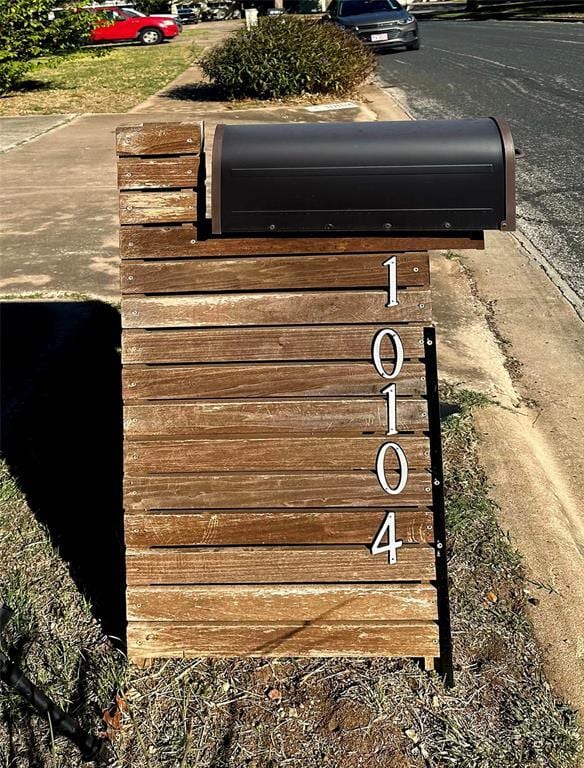 Building Photo - 10104 Missel Thrush Dr