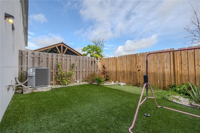 Building Photo - 12581 NW 23rd Pl