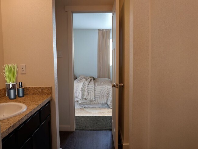 Building Photo - 21155 Gosling Rd