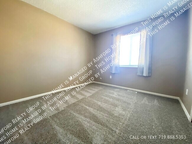 Building Photo - 8001 Horizon Dr