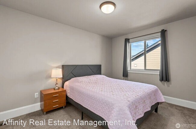 Building Photo - 4 br, 3 bath House - 2616 20th Ave SW