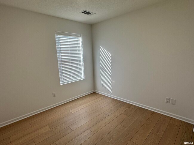 Building Photo - 5894 Butterfield Ct