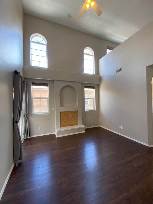 Building Photo - 7305 Peregrine Rd NE