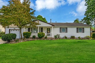 Building Photo - 3BR Ranch with In-Ground Pool & Garage in Toms River