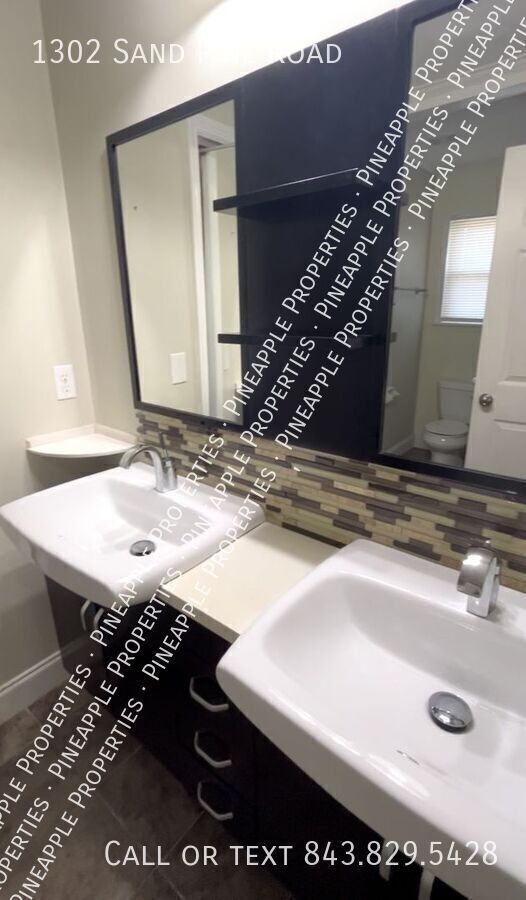 Building Photo - 1302 Sand Pine Rd