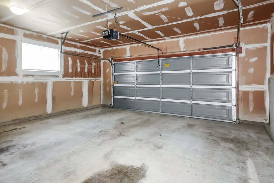 Building Photo - 2374 N 1075 E