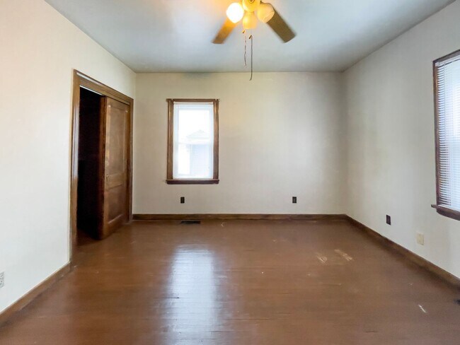 Building Photo - 225 S College Ave