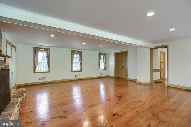 Building Photo - 4551 Colebrook Rd